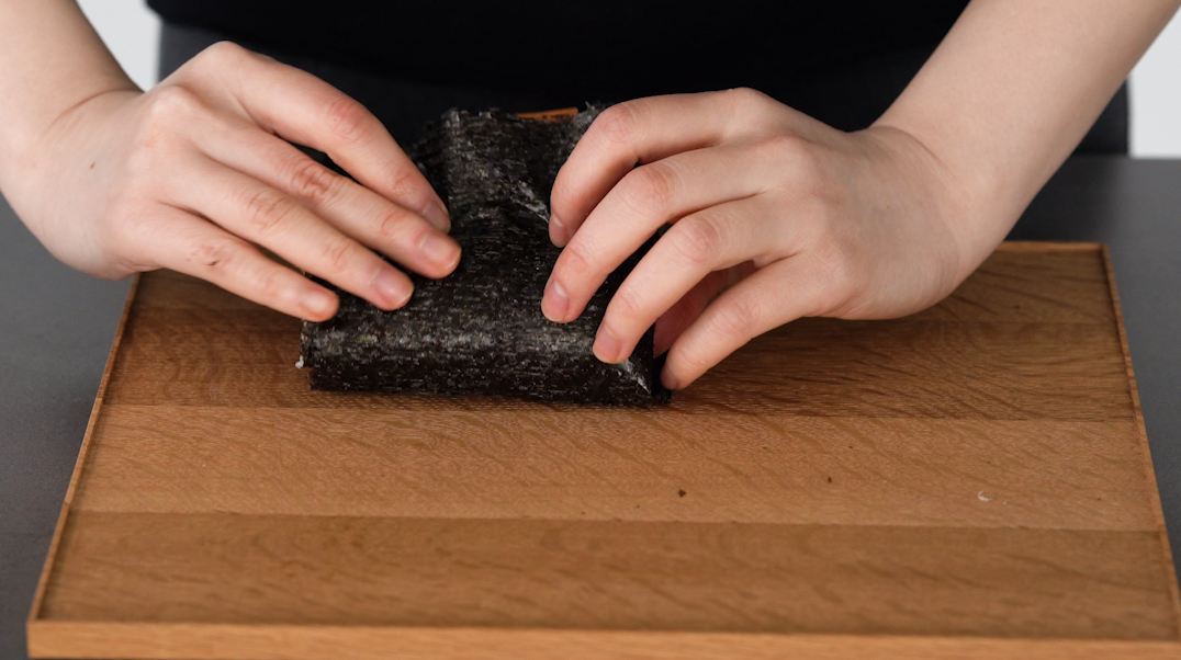 剪一下,折三下,这样的紫菜三文治吃过吗?