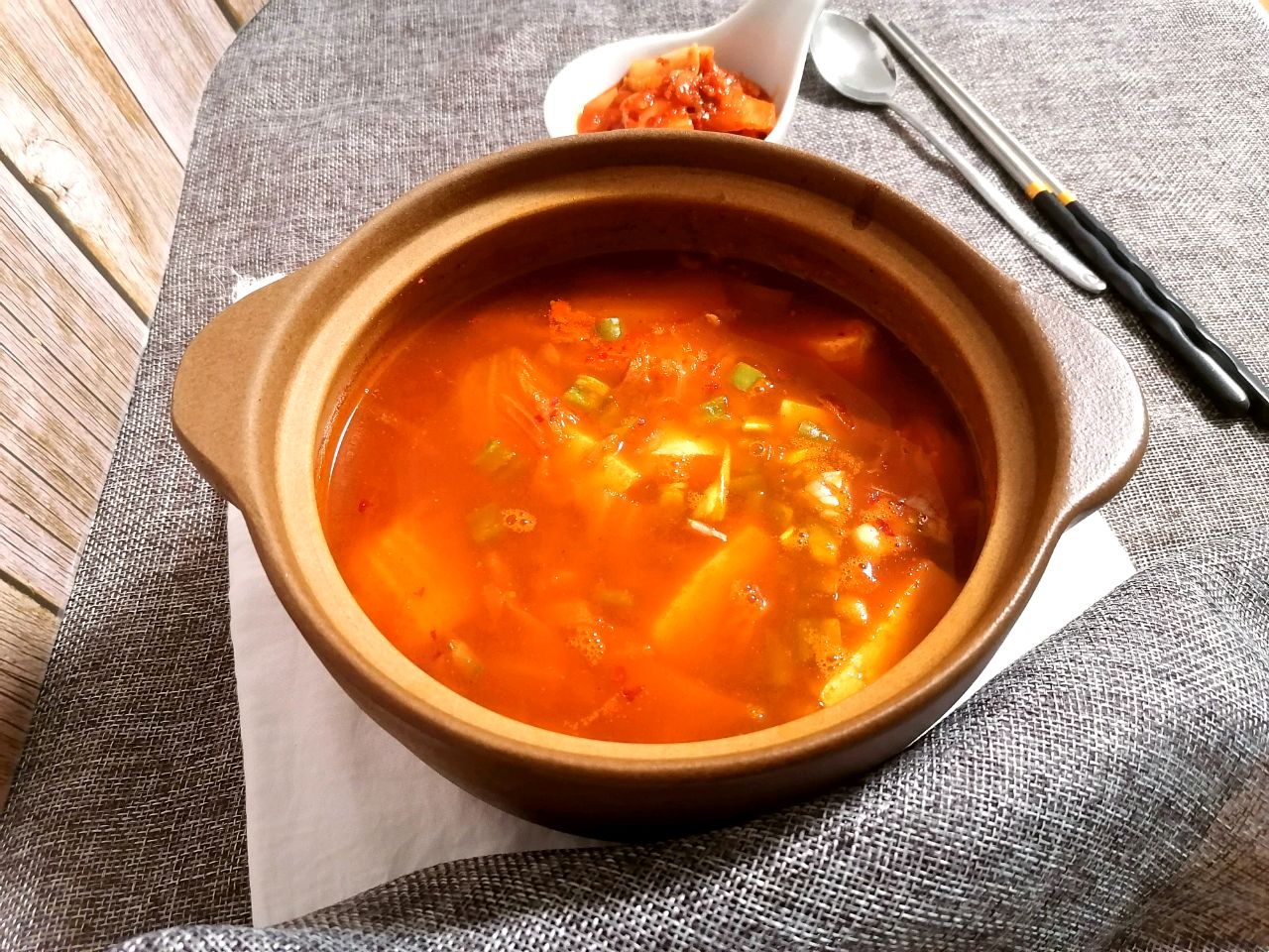 简单版的辣白菜豆腐汤