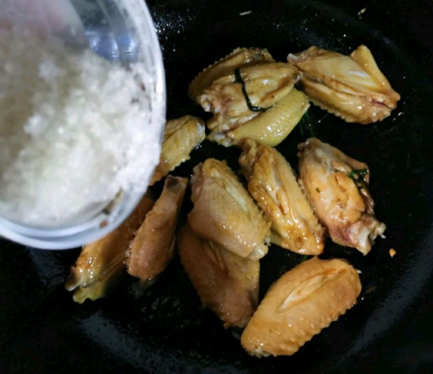 简单宝宝爱吃闷鸡翅中