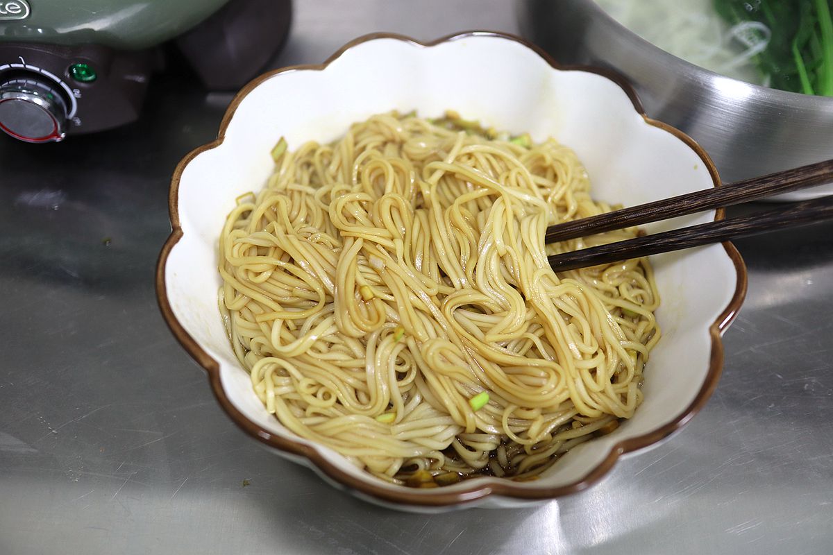 煎蛋菠菜汤面