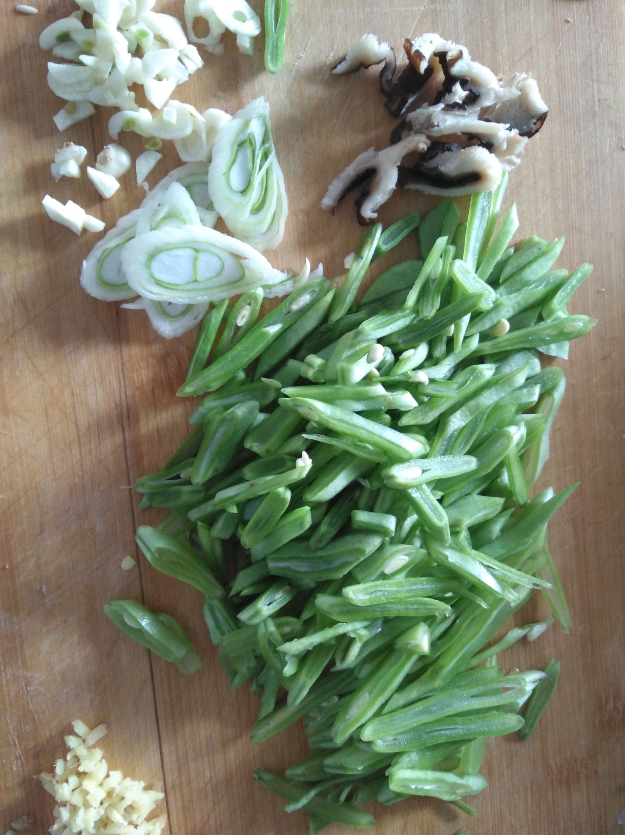 简单快手豆角焖面