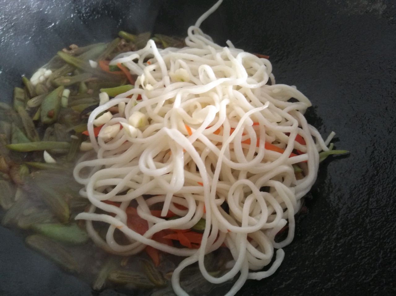 简单快手豆角焖面