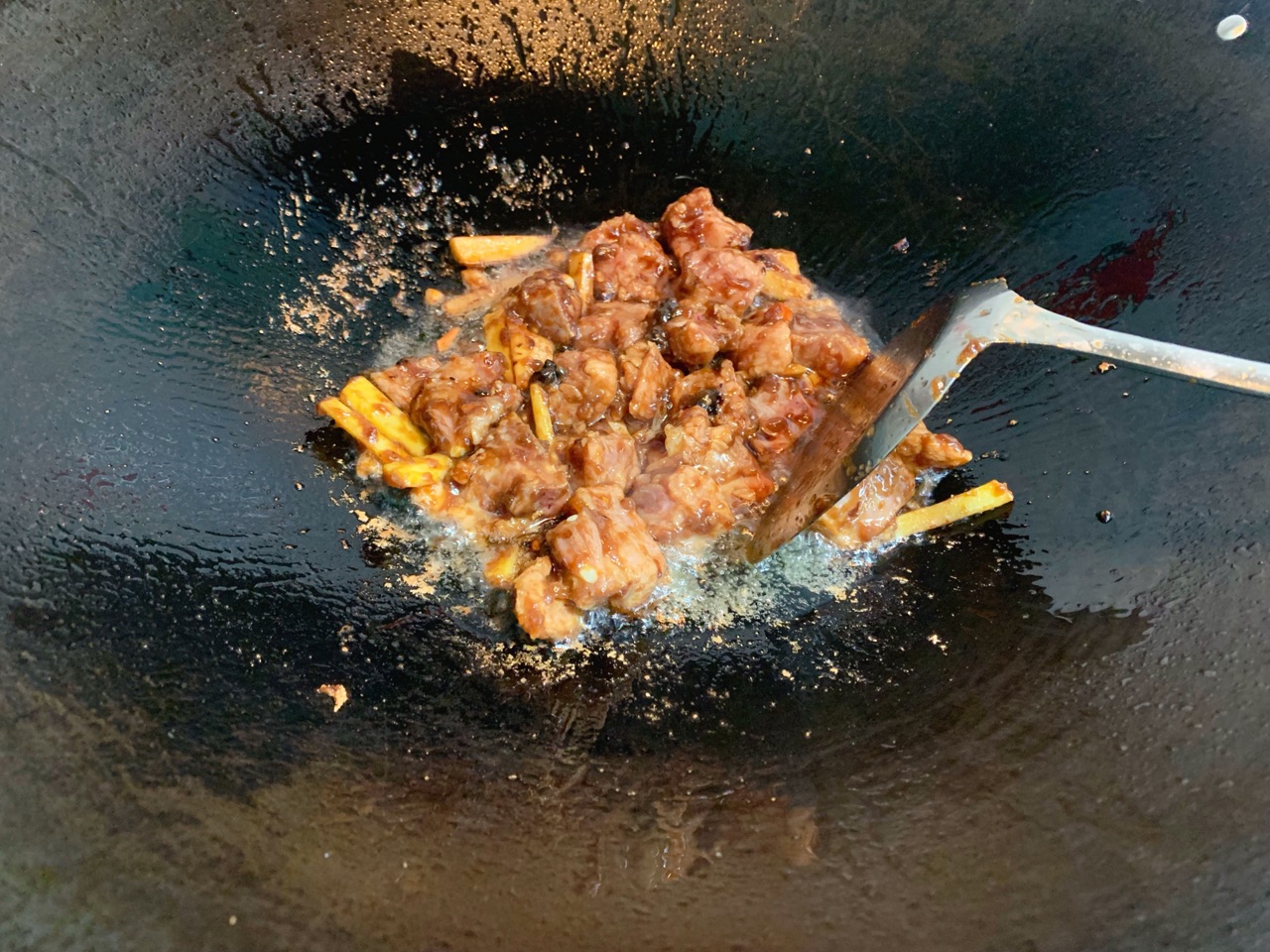 简单快手腊肠排骨煲仔饭