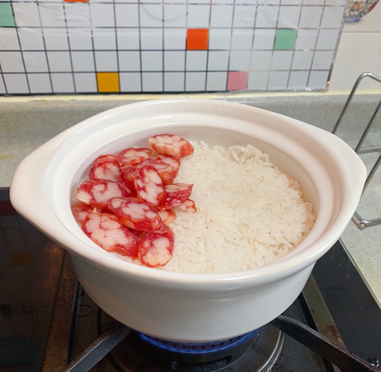 简单快手腊肠排骨煲仔饭