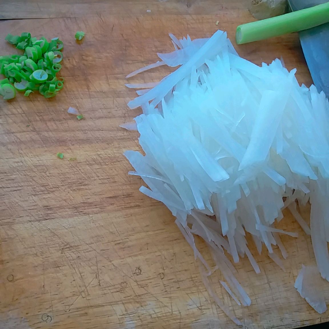 煎蛋萝卜丝汤