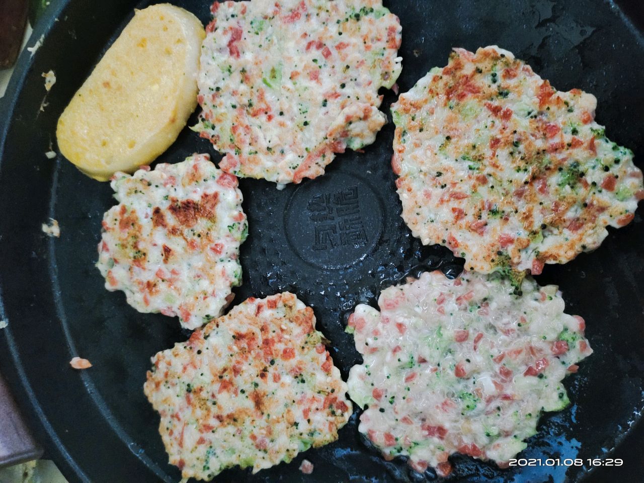 简单美味鸡胸肉小饼
