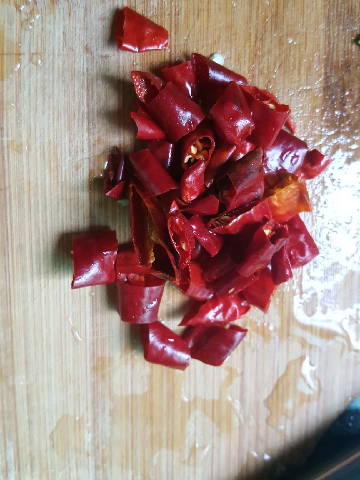 简单美味下饭菜——爆炒萝卜菜