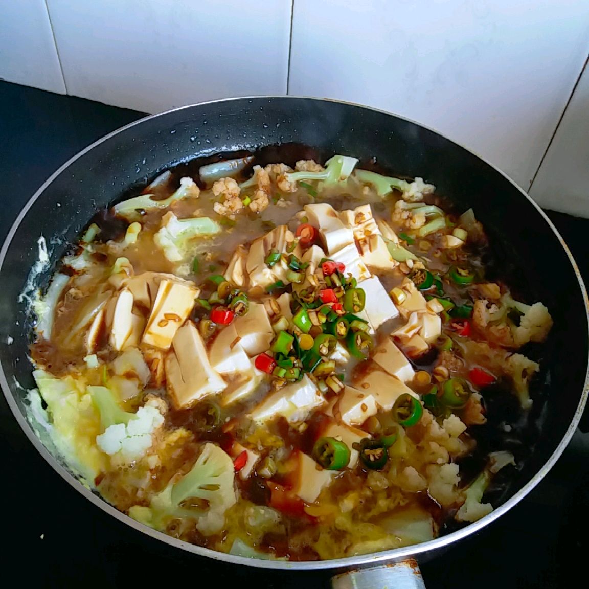 煎蛋内酯豆腐有机花