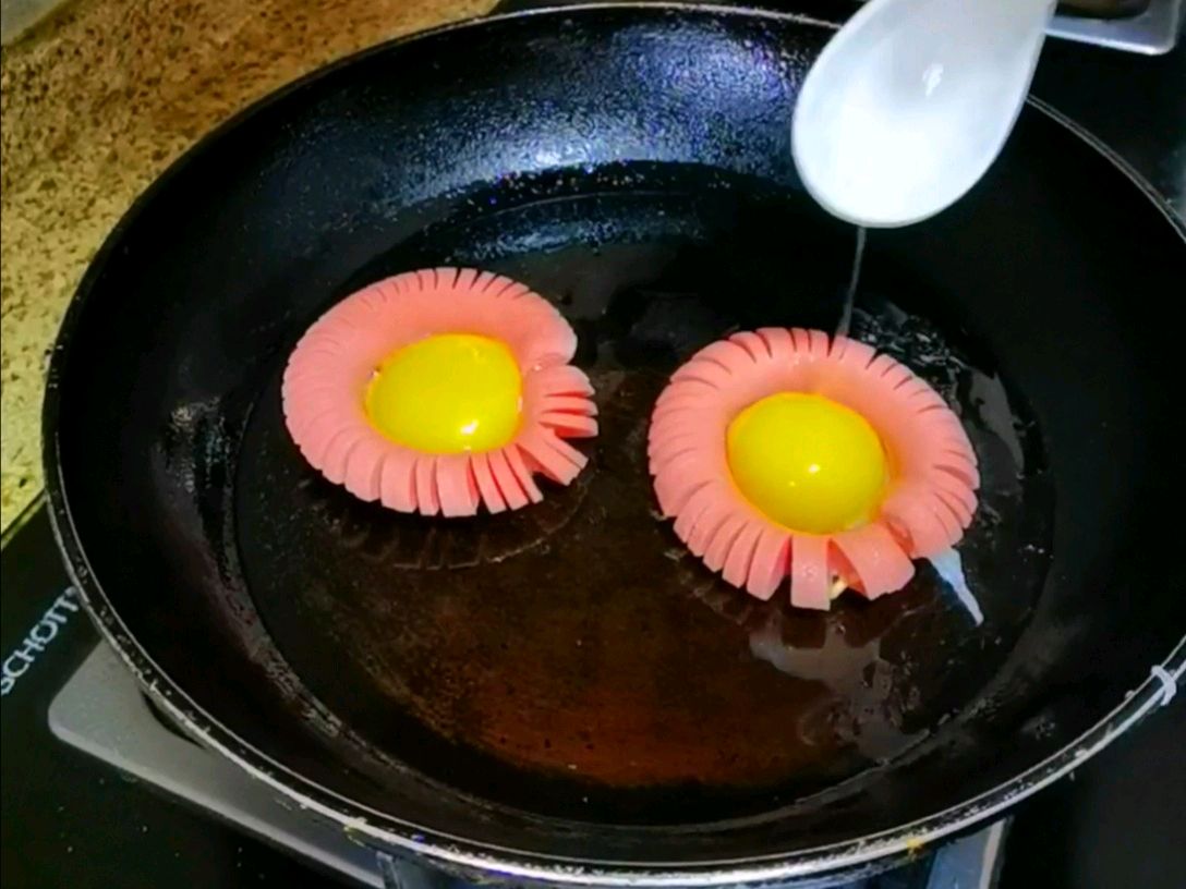 简单又美味的“火腿圈蛋”
