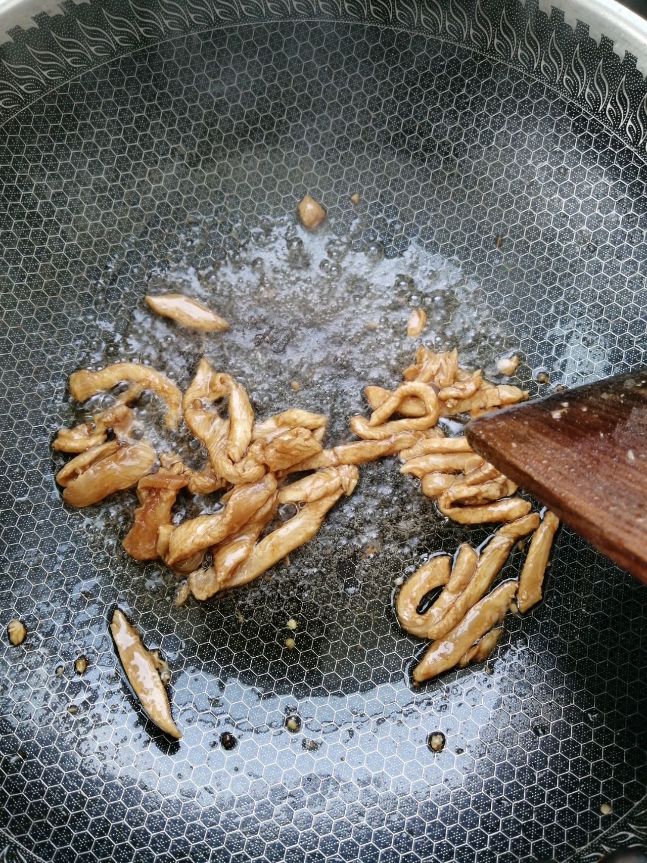 简单又美味的鸡丝炒茭白