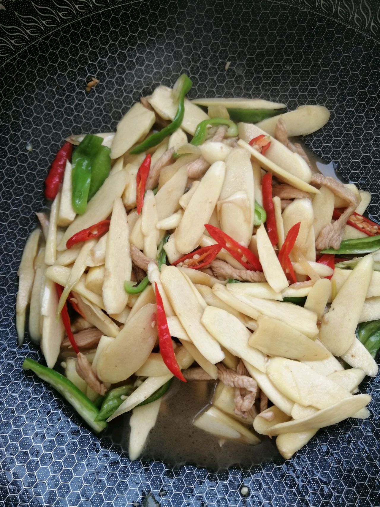 简单又美味的鸡丝炒茭白