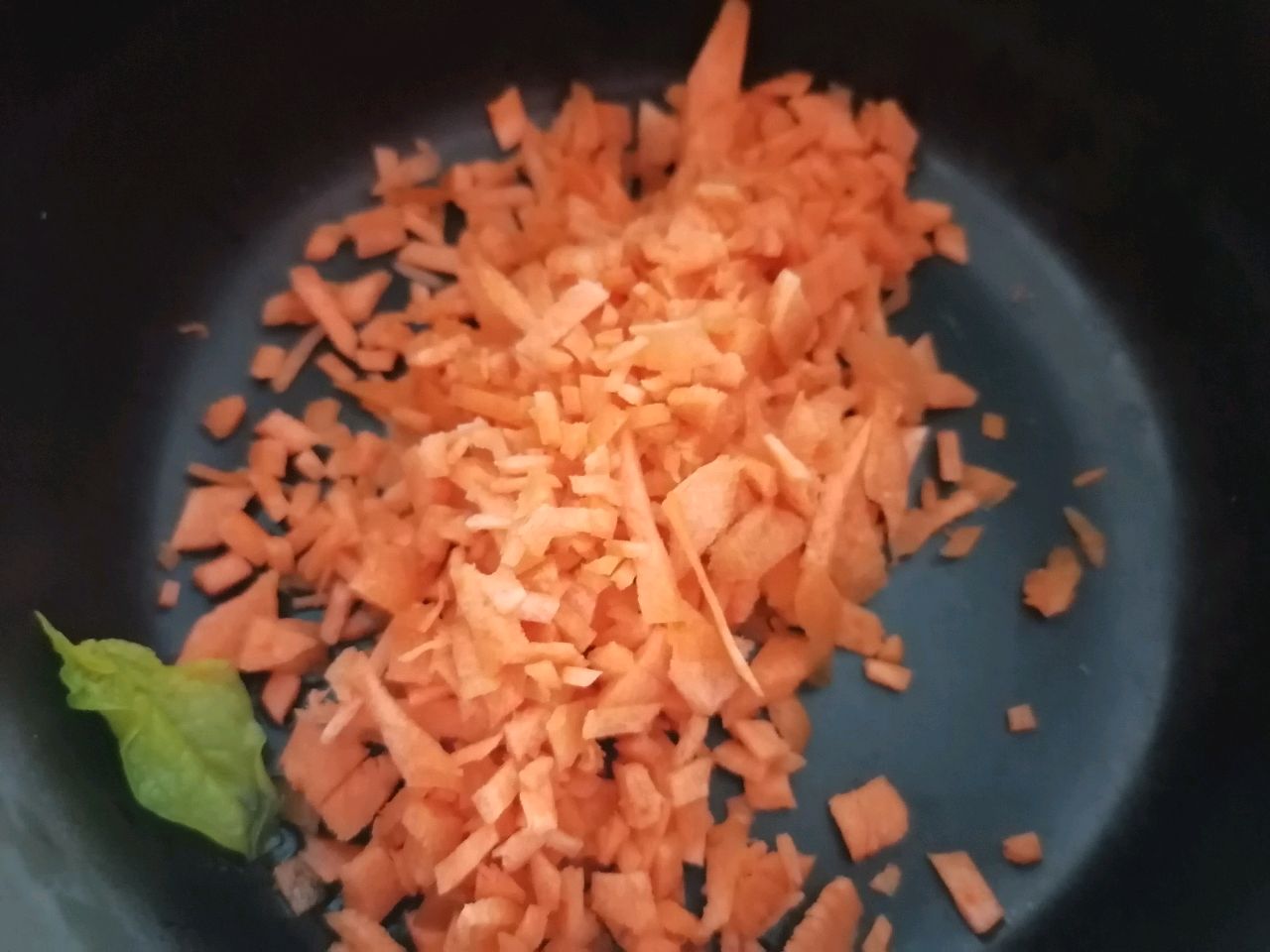 减肥必备菠菜胡萝卜鸡蛋饼