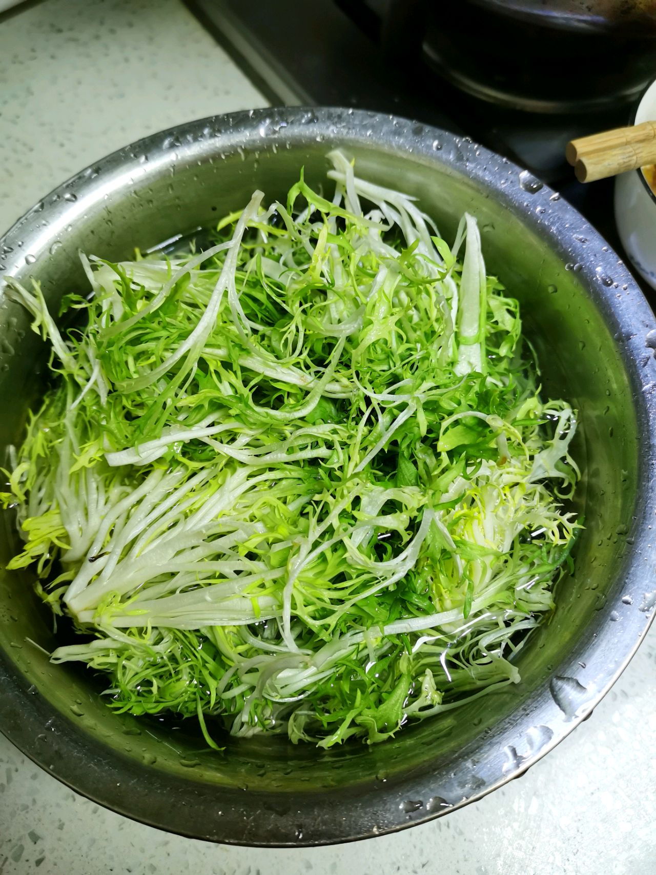 减肥瘦身的快手美食，凉拌苦菊