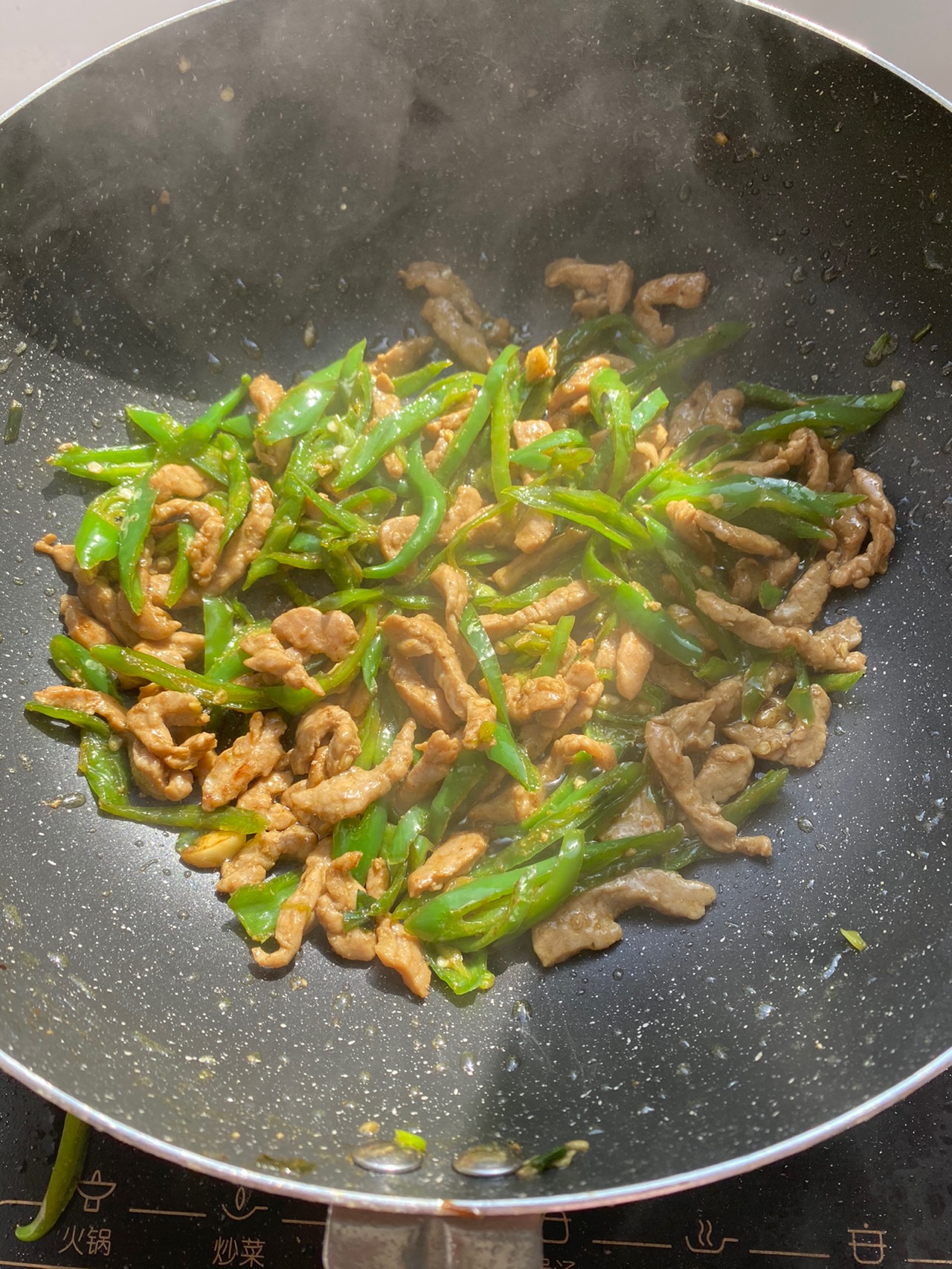 尖椒炒肉丝