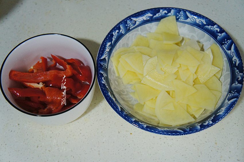 尖椒炒土豆片