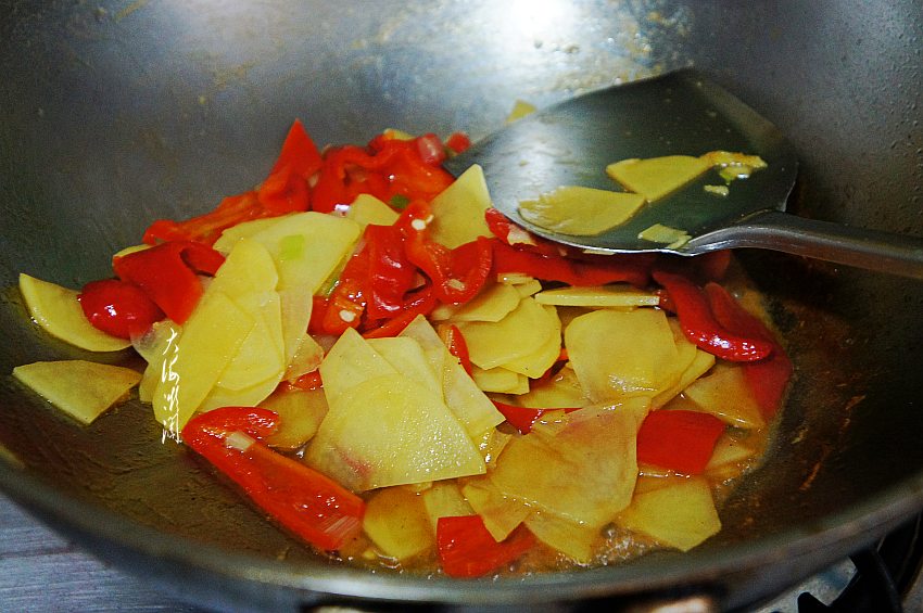 尖椒炒土豆片