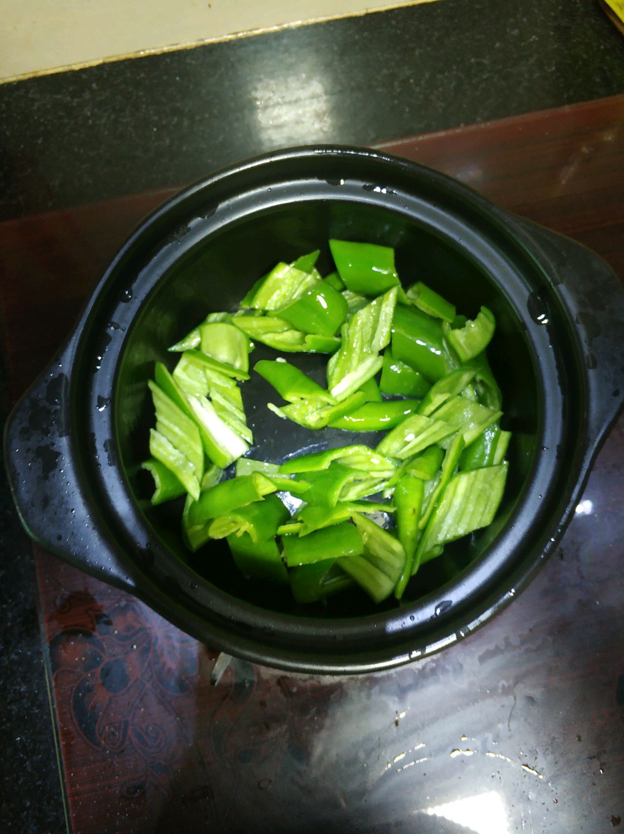 尖椒豆豉花肉煲