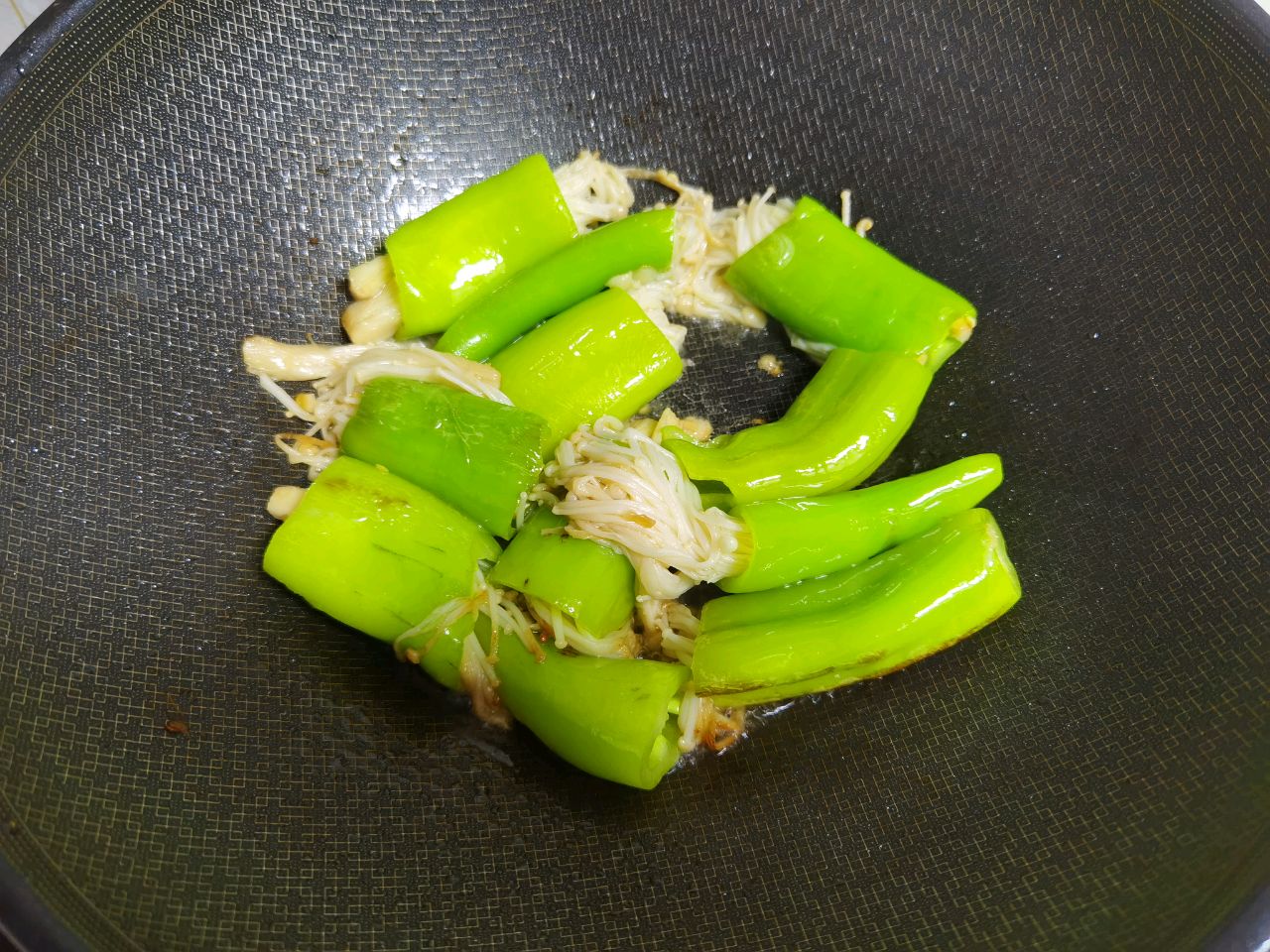 尖椒酿金针菇