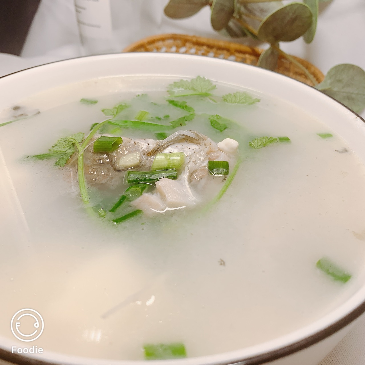 健康喜乐奶白鲫鱼豆腐汤
