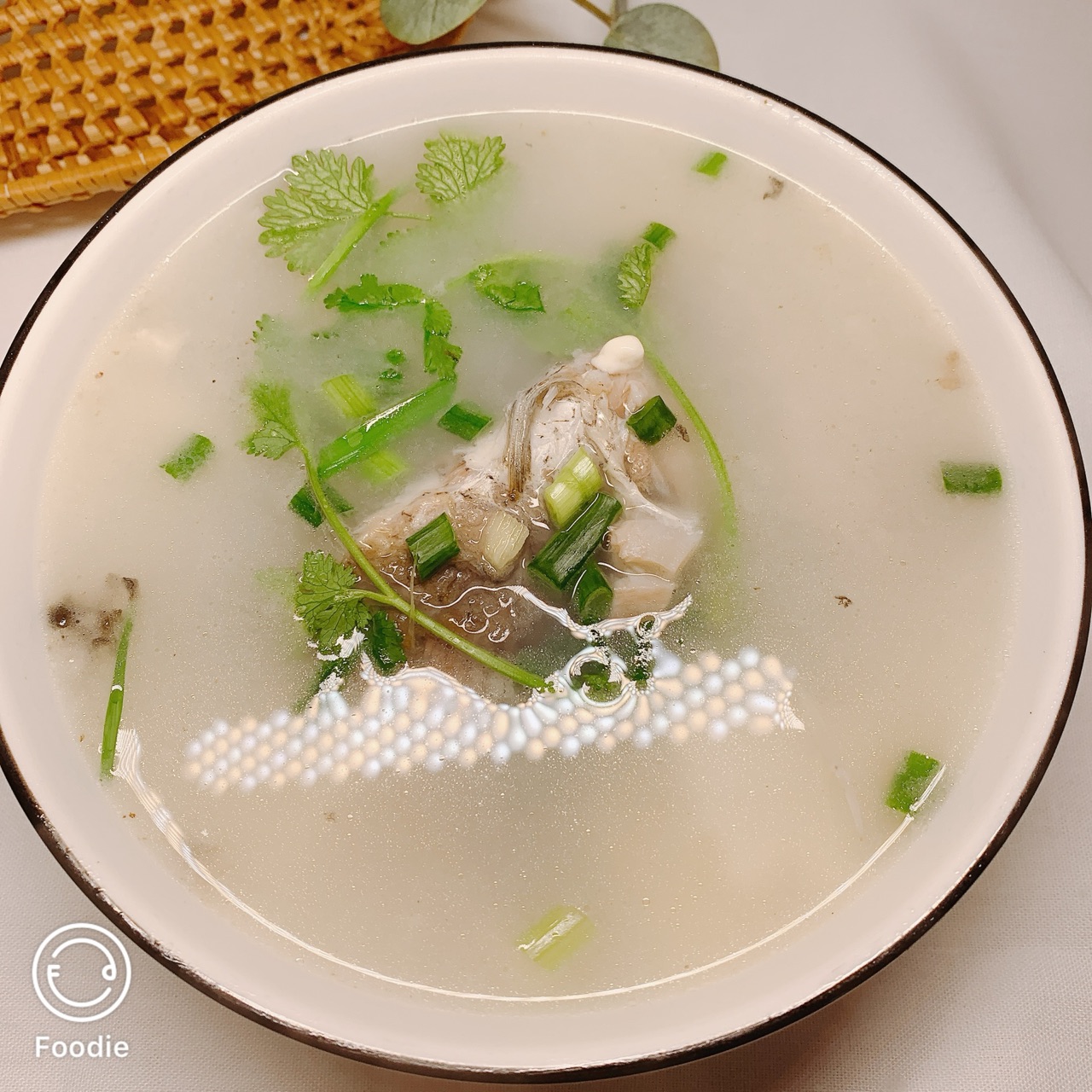 健康喜乐奶白鲫鱼豆腐汤