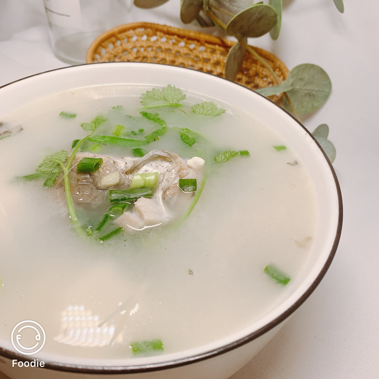 健康喜乐奶白鲫鱼豆腐汤
