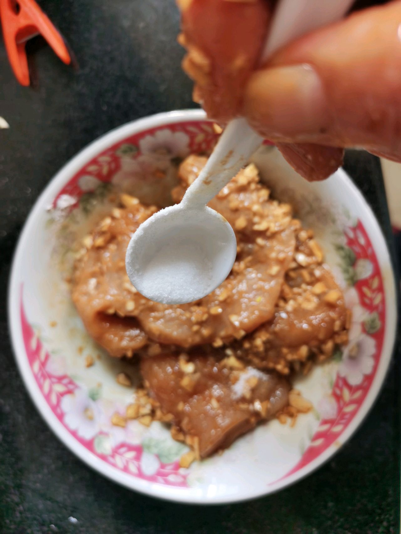 煎蒜香鸡胸肉