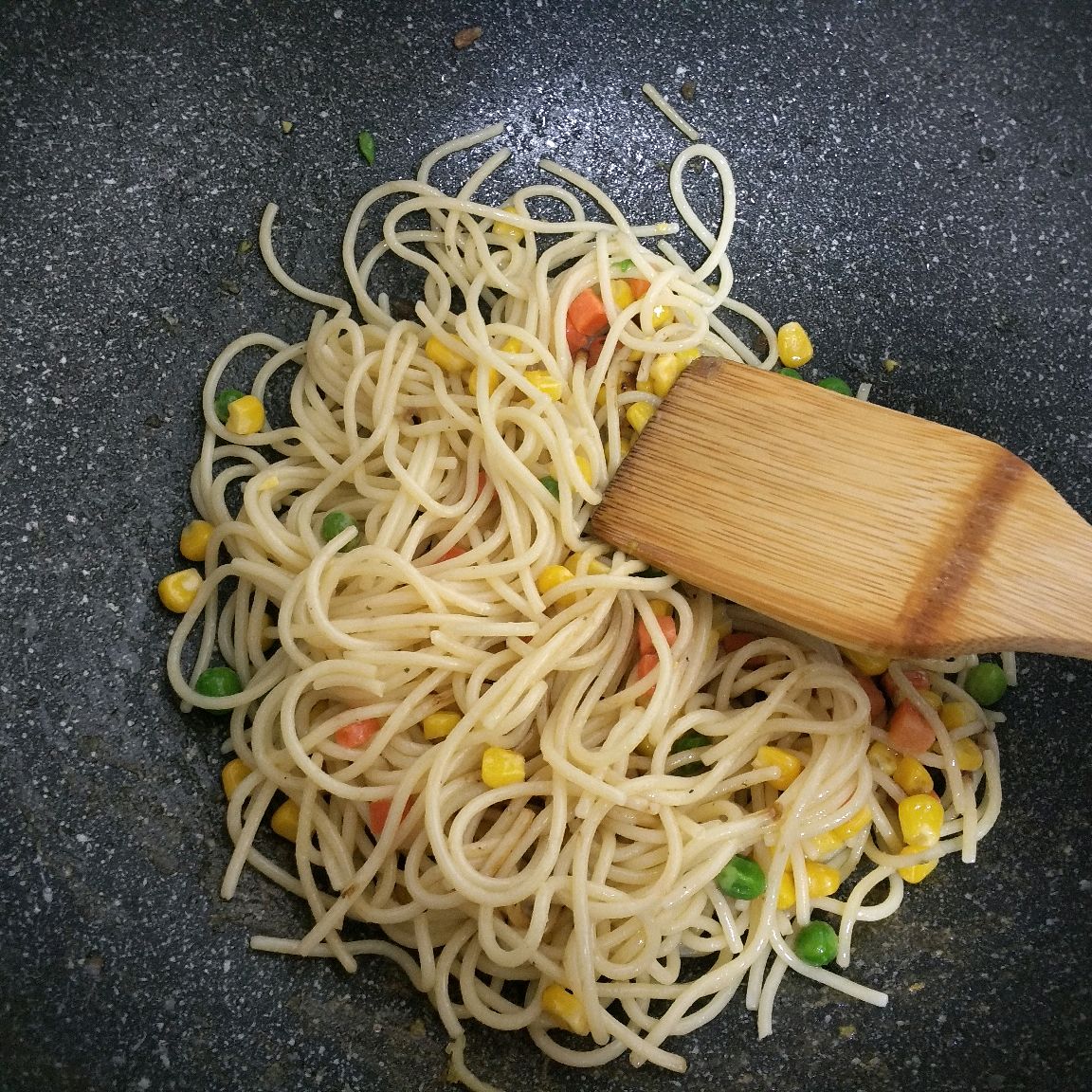 简易快餐~黑椒什锦意面