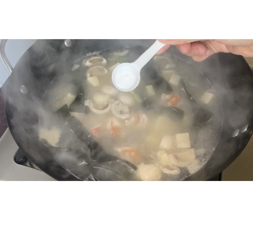 减脂排油，超级鲜嫩的海带豆腐虾仁汤
