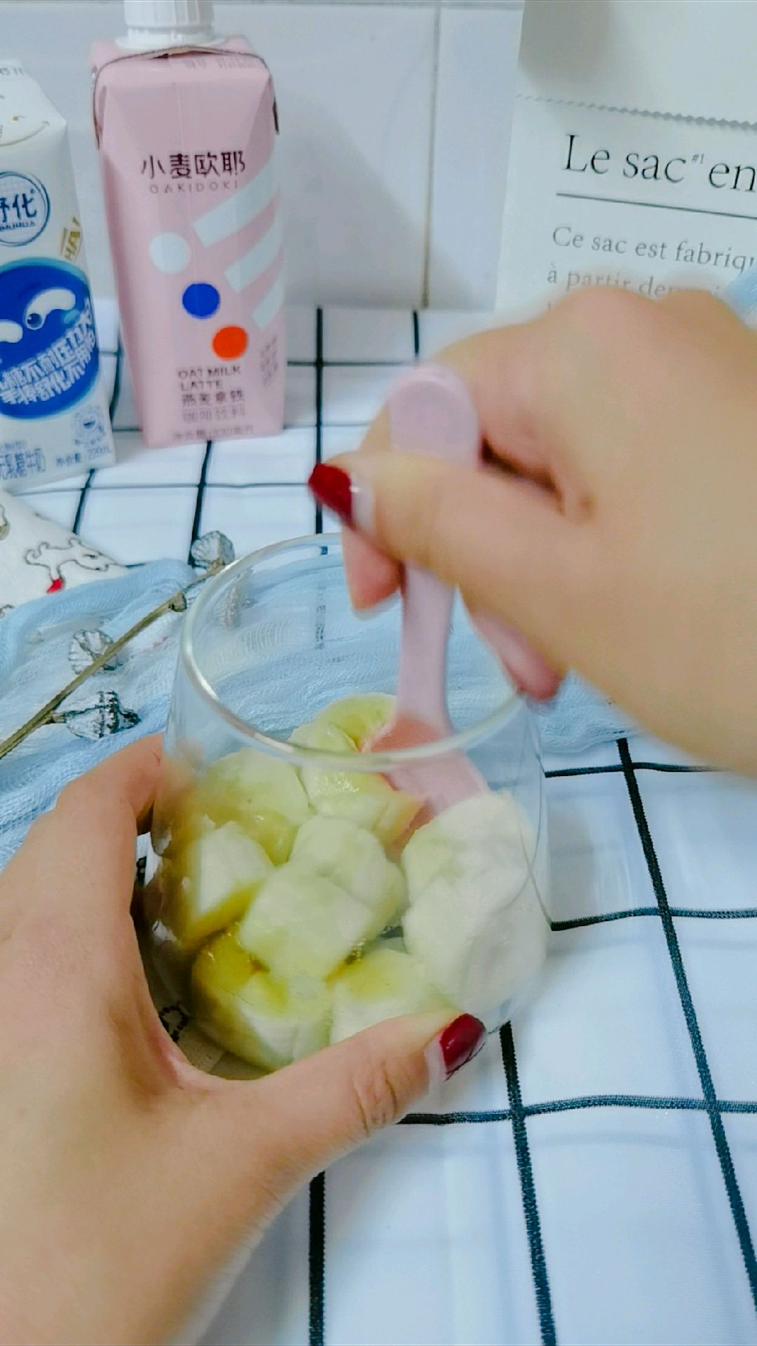减脂期最爱的饮品香蕉牛奶咖啡