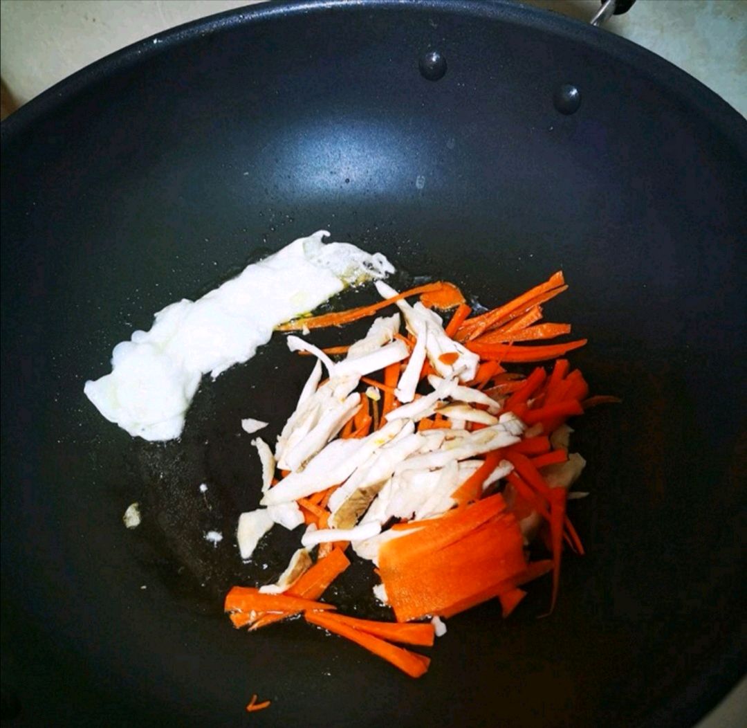 减脂早餐海鲜菇萝卜蛋清面‼️