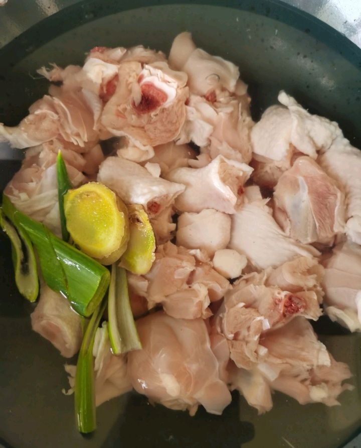 酱烧鸡腿