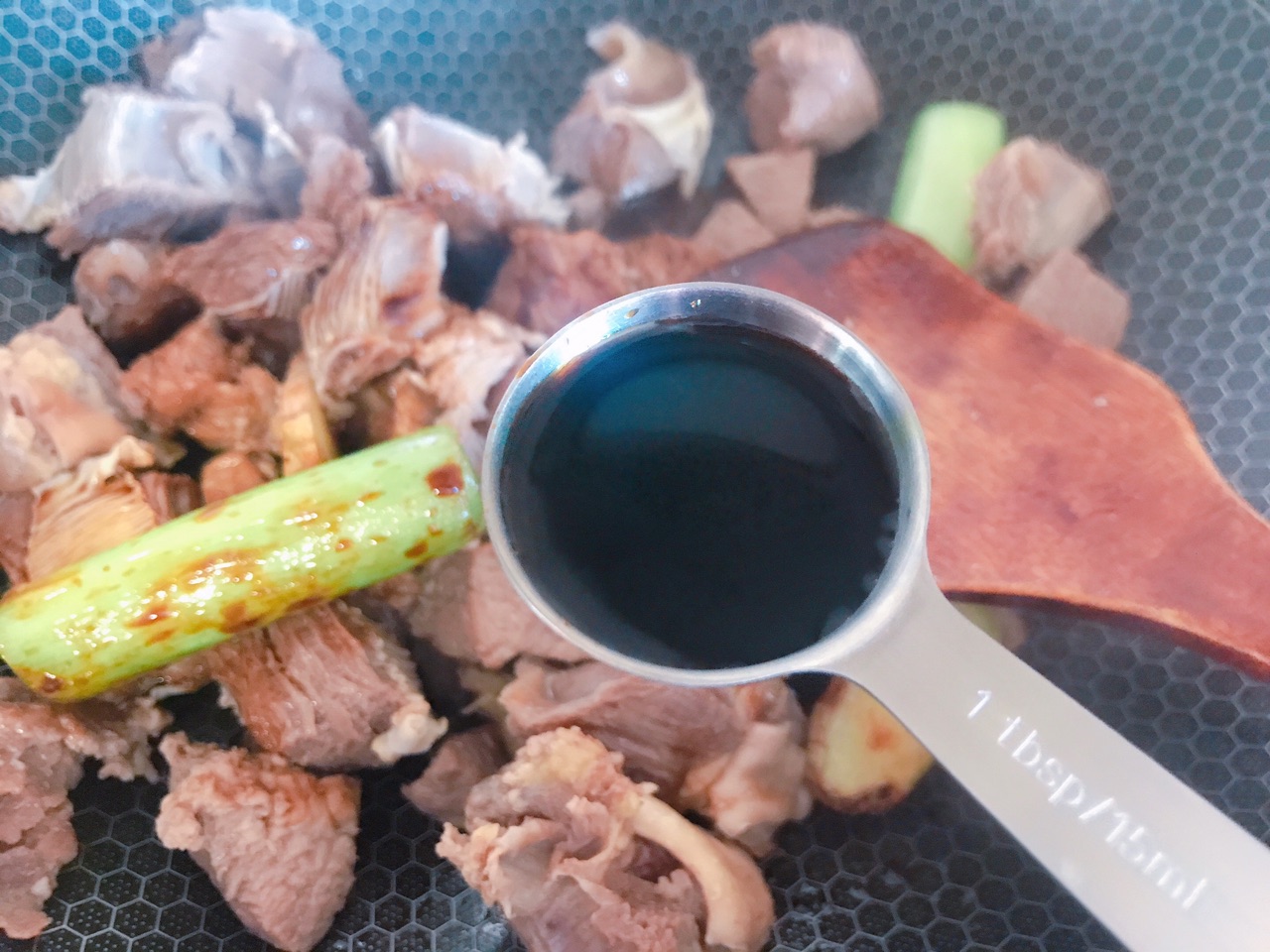 酱香炖牛肉