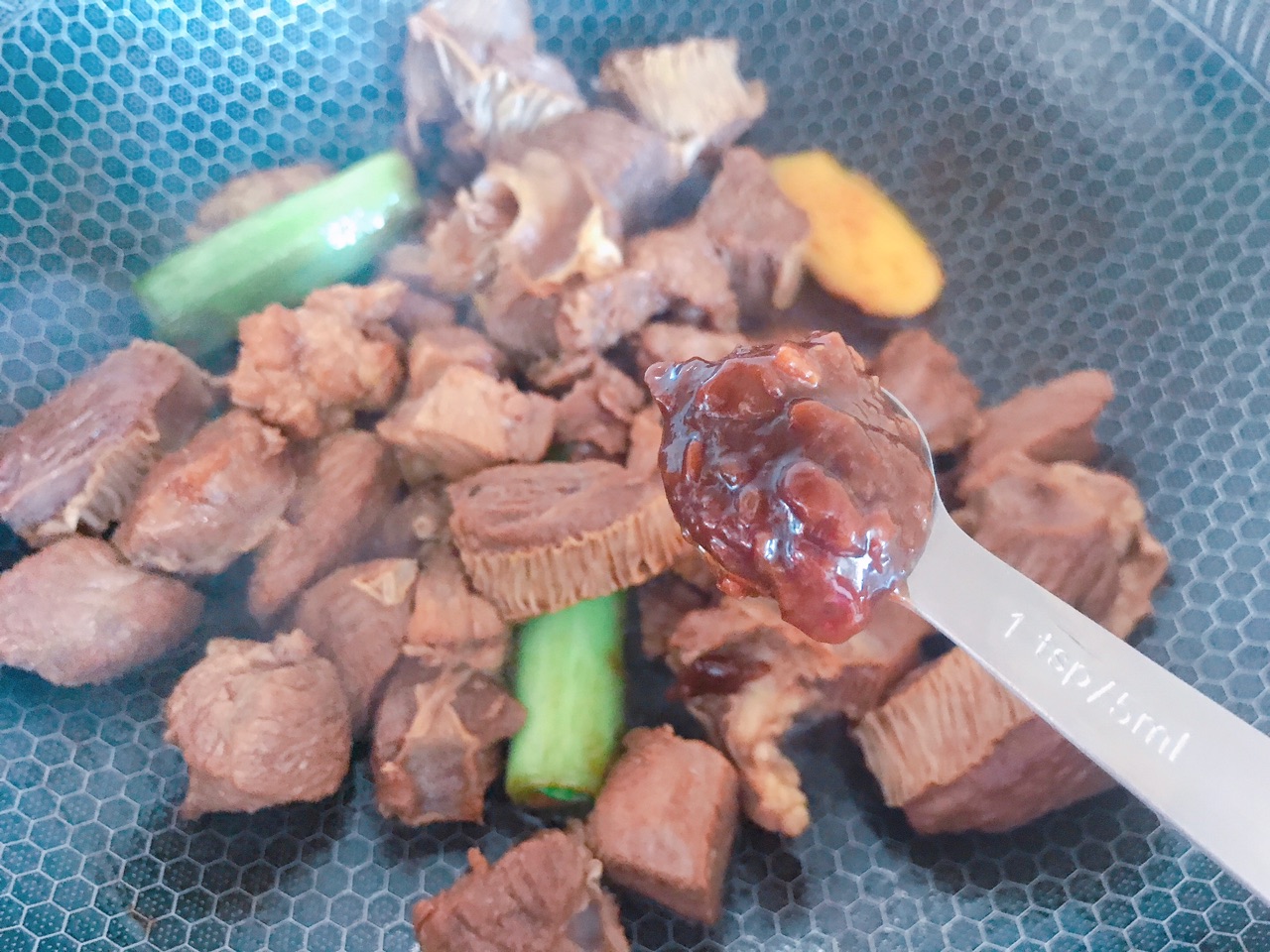 酱香炖牛肉