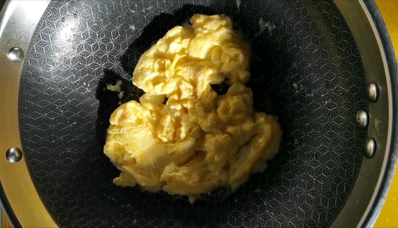 酱香鸡蛋海藻面