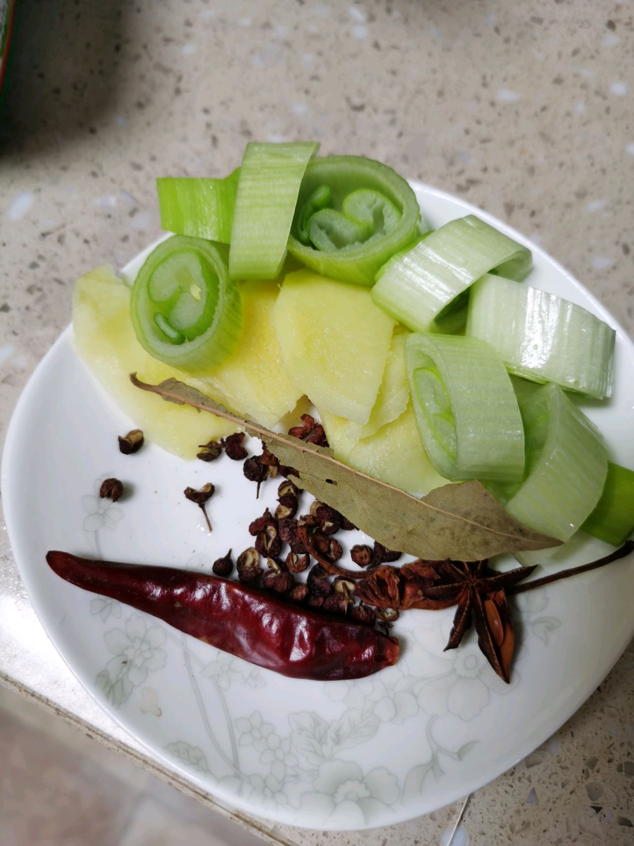 酱香鸡爪