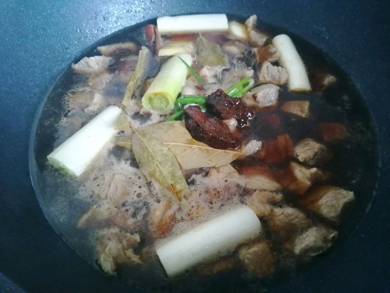 酱香牛肉焖土豆