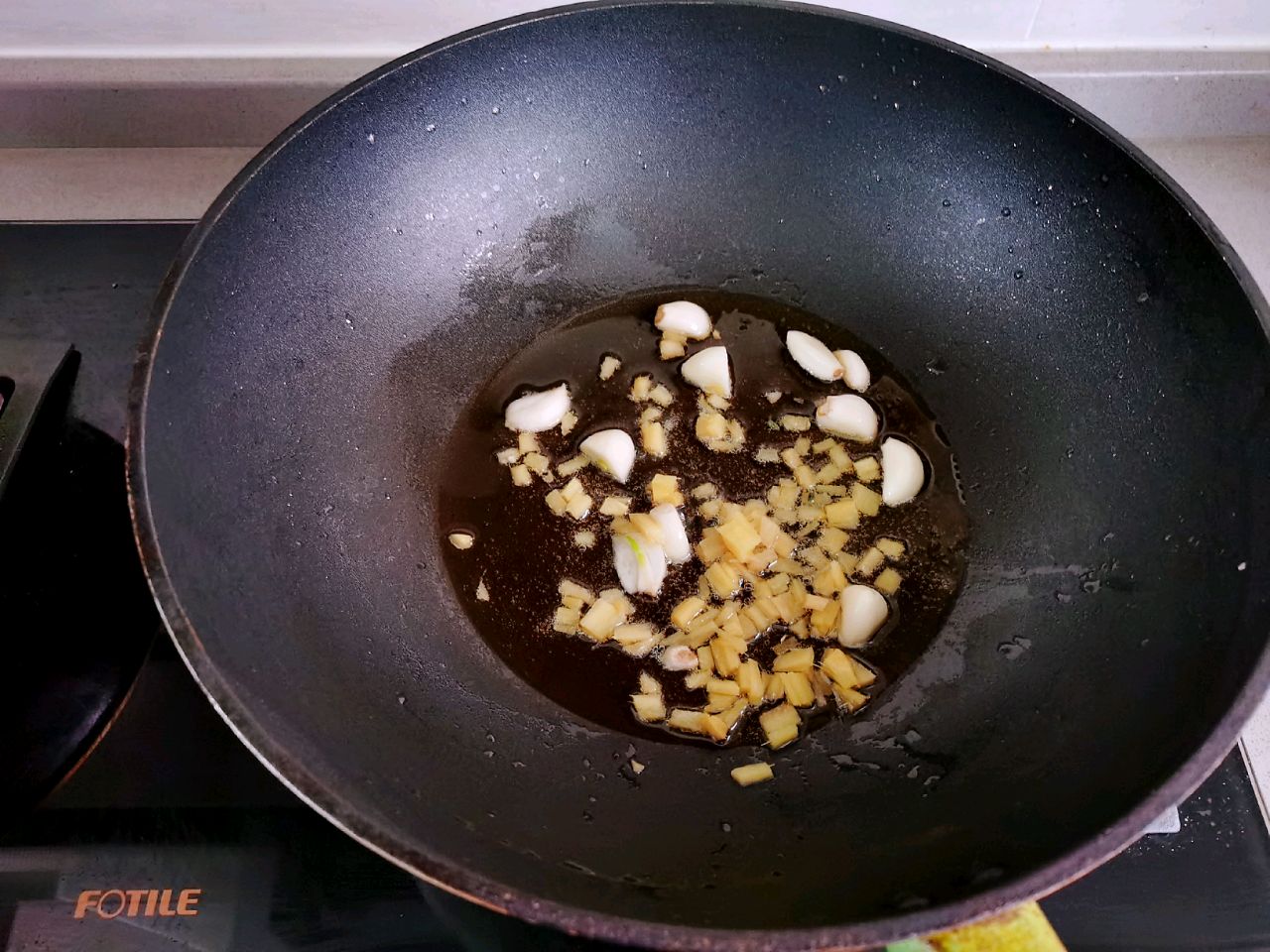 酱香浓郁的红烧鸡翅