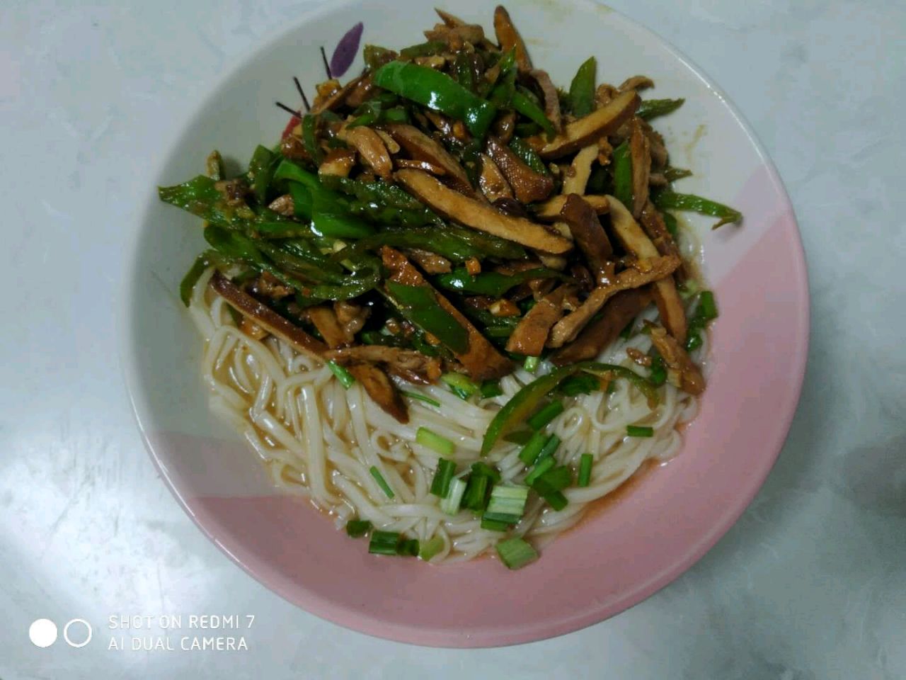 酱香青椒肉丝面