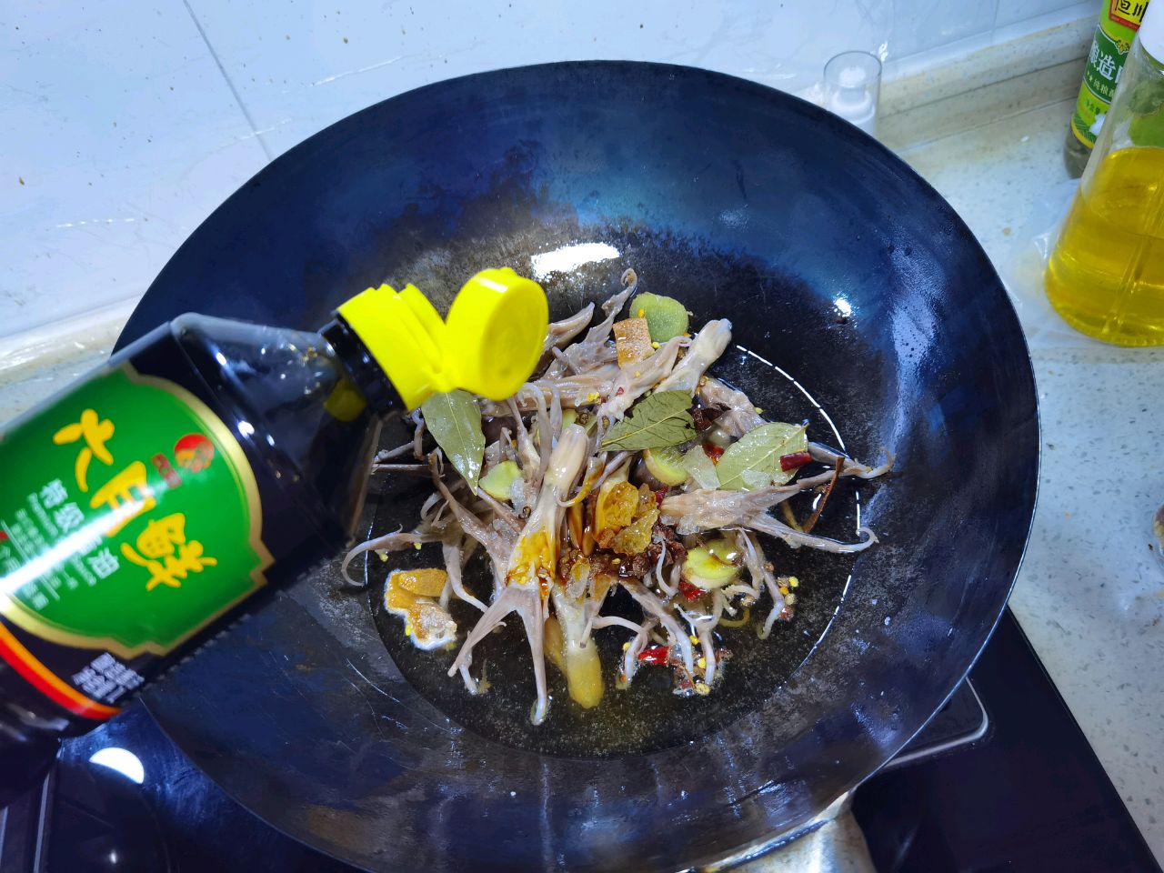 酱鸭舌