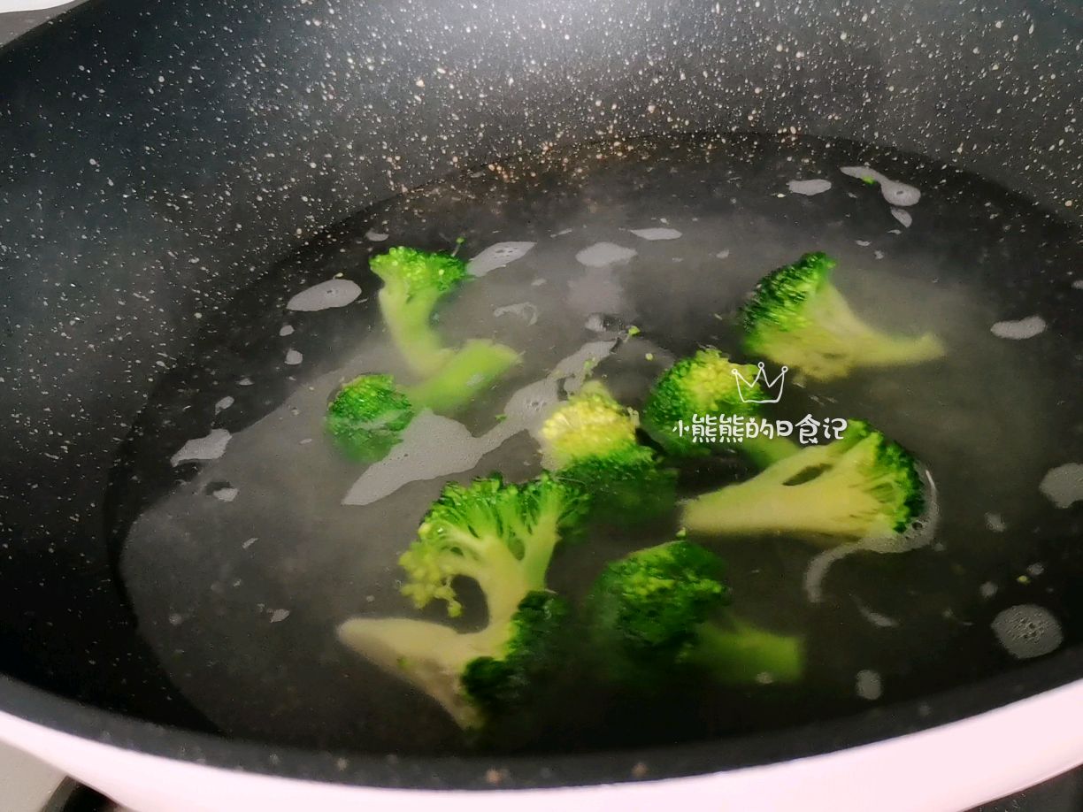 酱油炒意面｜哈，你没想到吧
