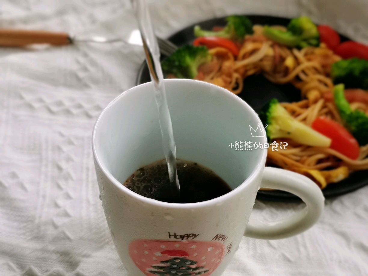 酱油炒意面｜哈，你没想到吧