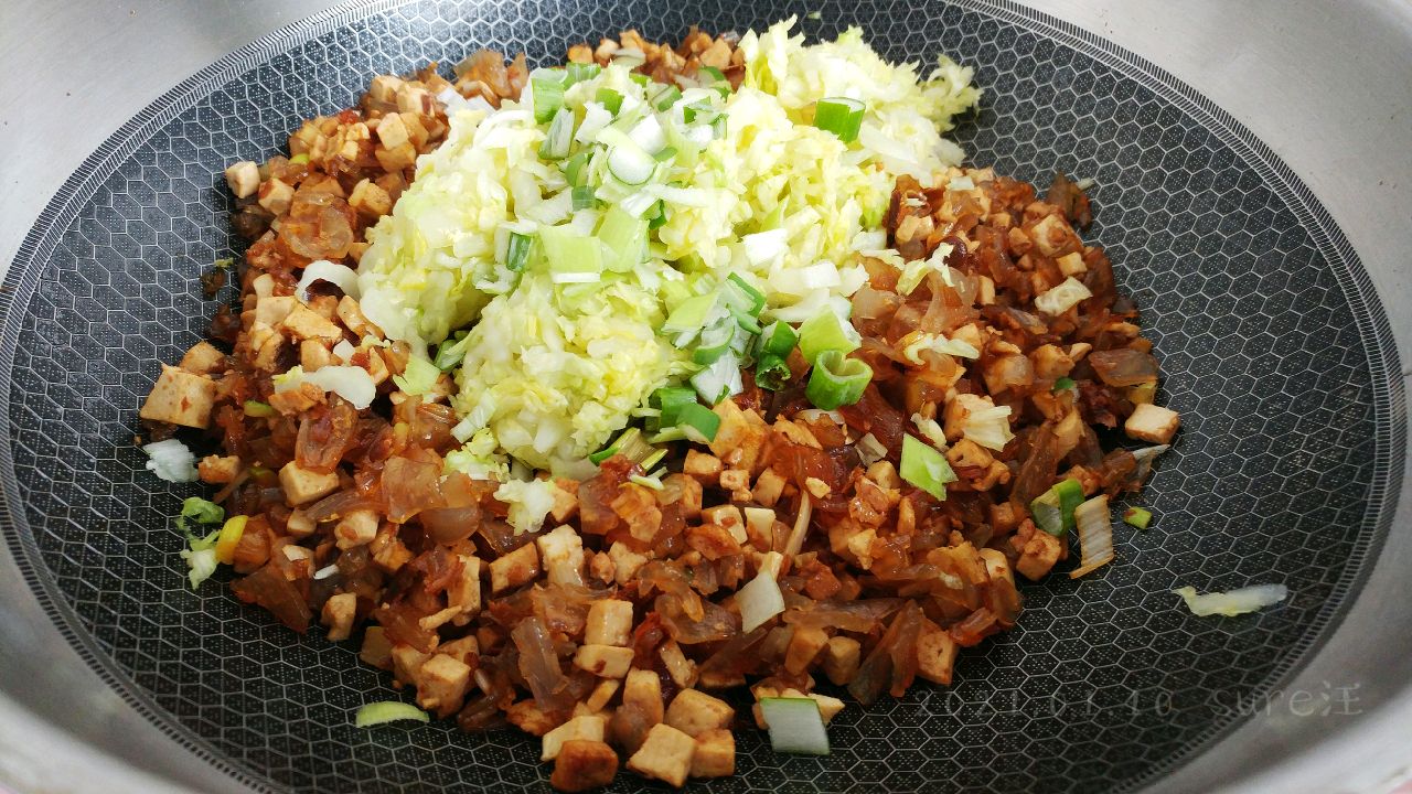 酱油豆腐粉菜包