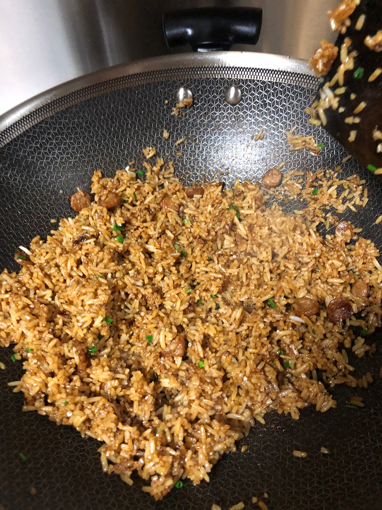酱油腊肠炒饭