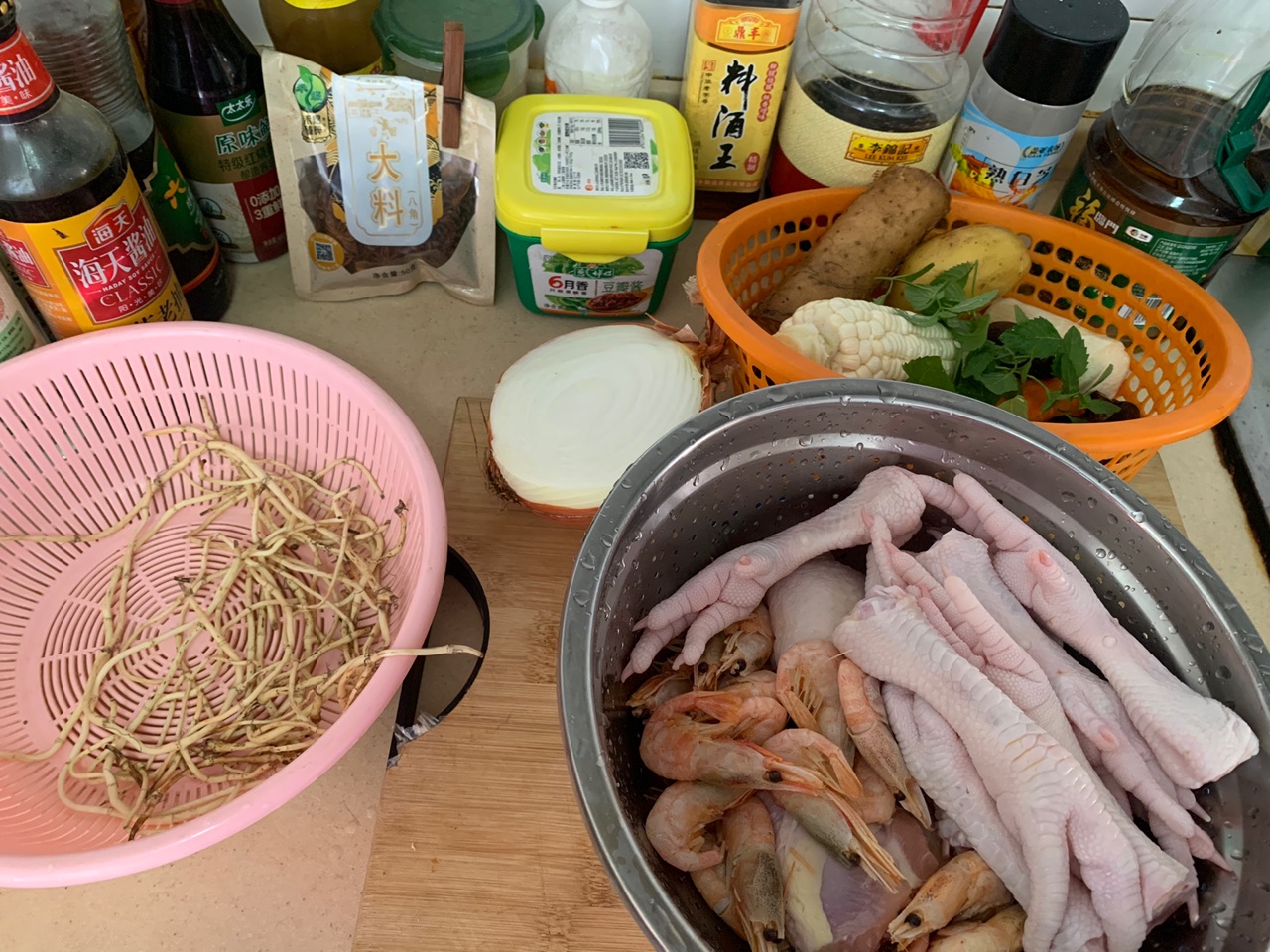 江浙菜-大虾鸡脚焖锅