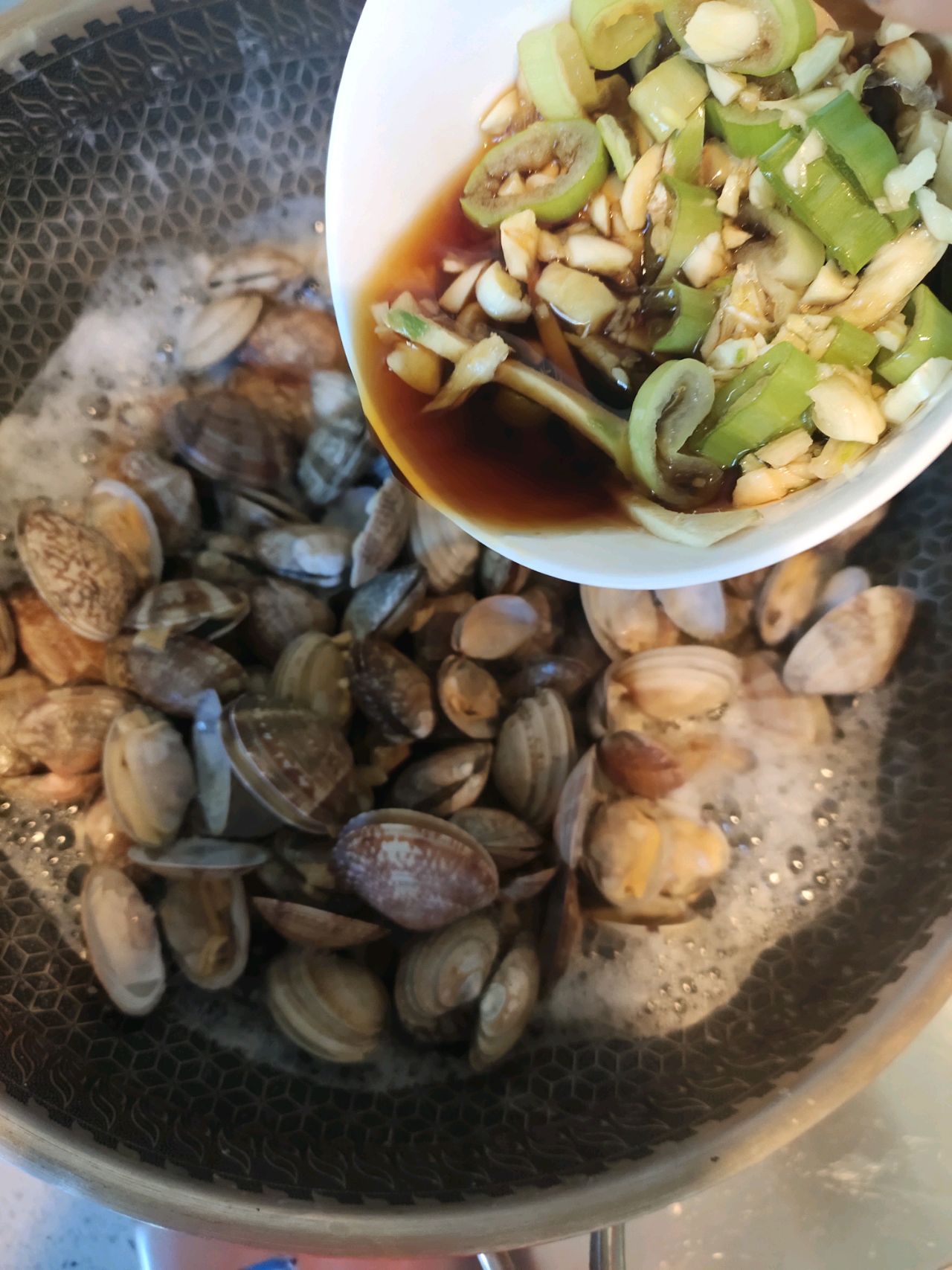 酱汁花蚬子