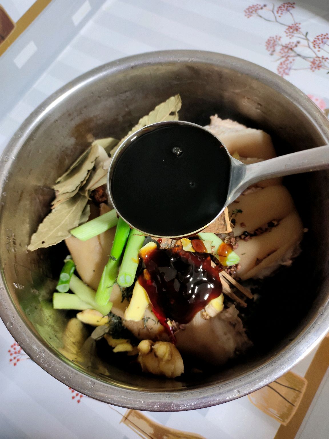 酱肘子