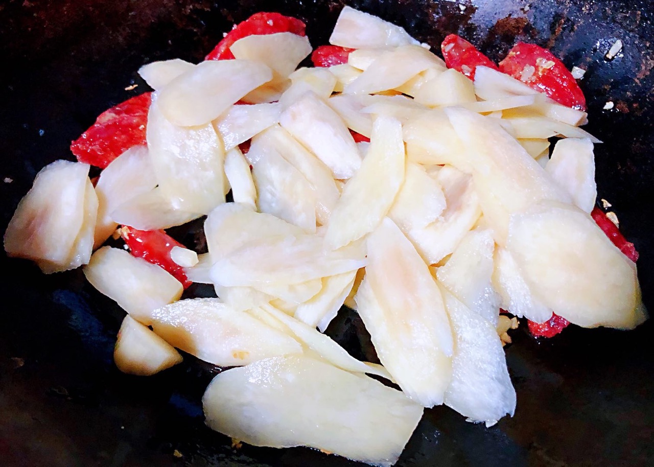 茭白炒腊肠