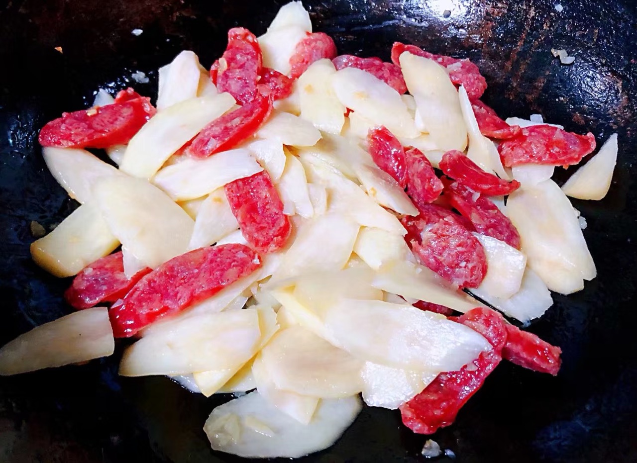 茭白炒腊肠