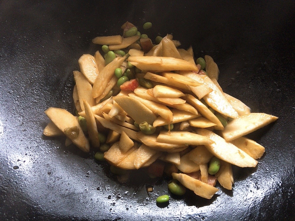 茭白酱焖毛豆仁