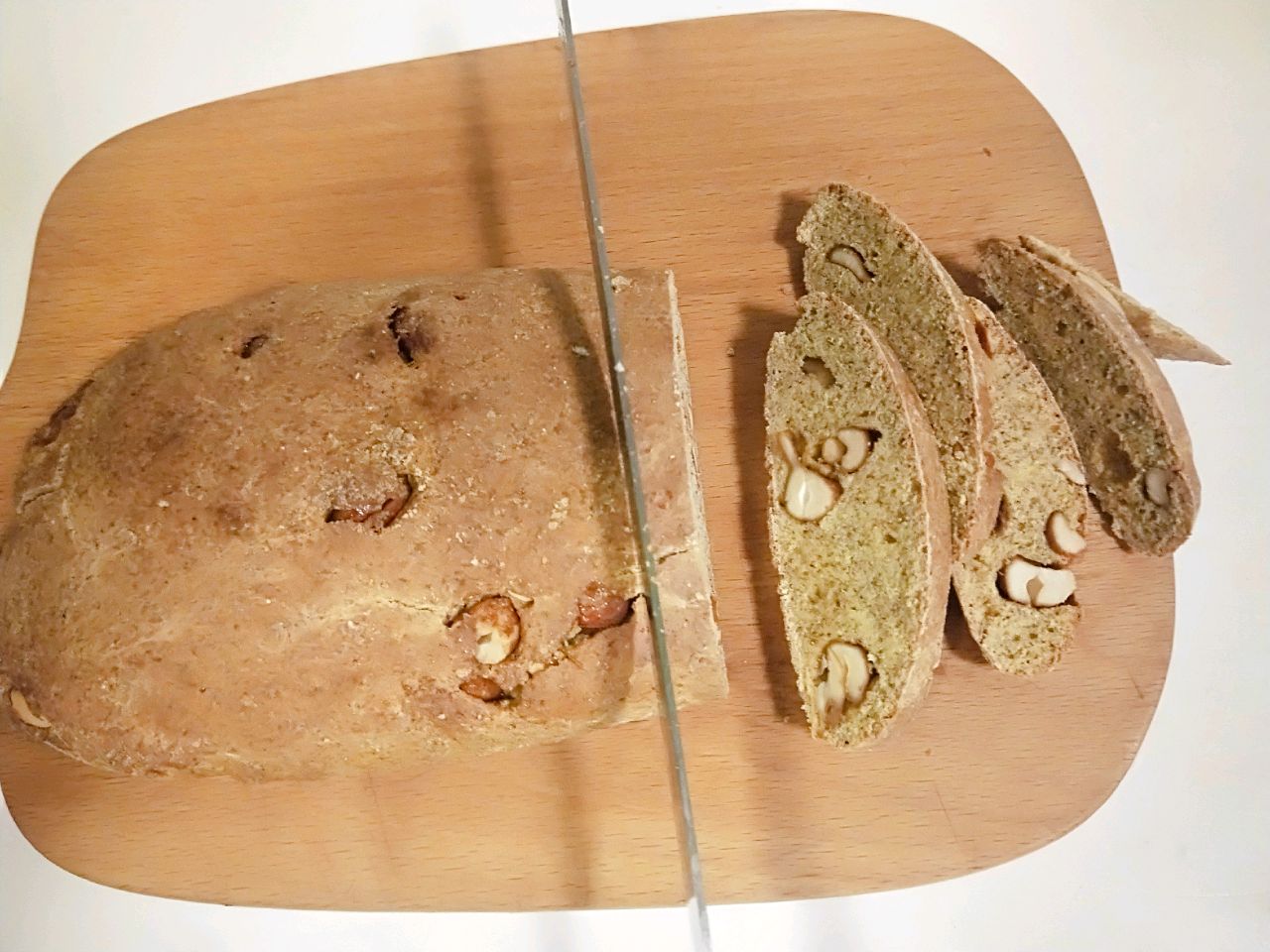 搅合搅合就能做出的全麦坚果意式脆饼